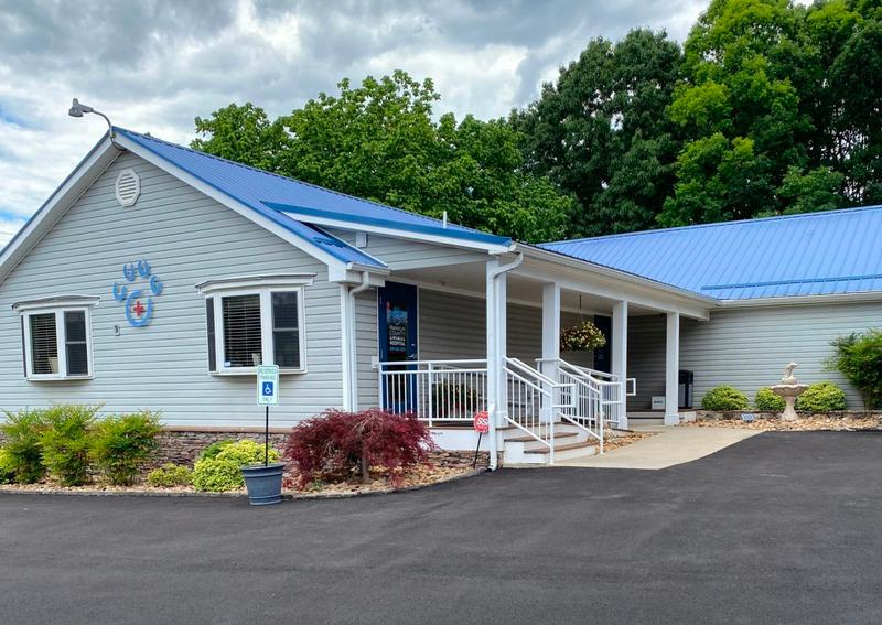 Carousel Slide 6: Franklin Co Animal Hospital Front